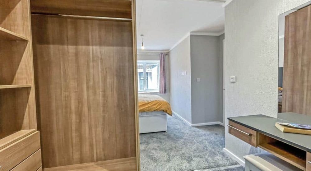 WALK IN WARDROBE